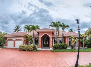 8233 SW 193rd St, Cutler Bay, FL 33157