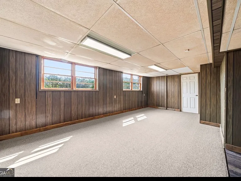 689 Old Canton Rd — Photo 8