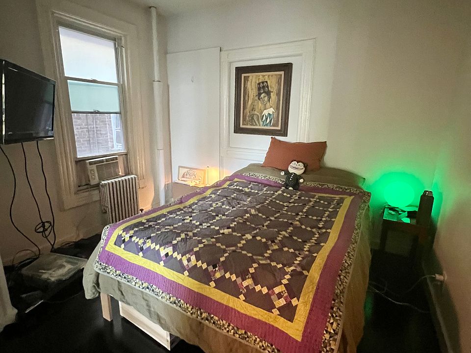 2nd image of 1675 Linden St APT 2R