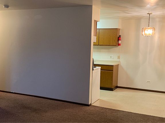 3rd image of 1011 Grand Ave APT 17