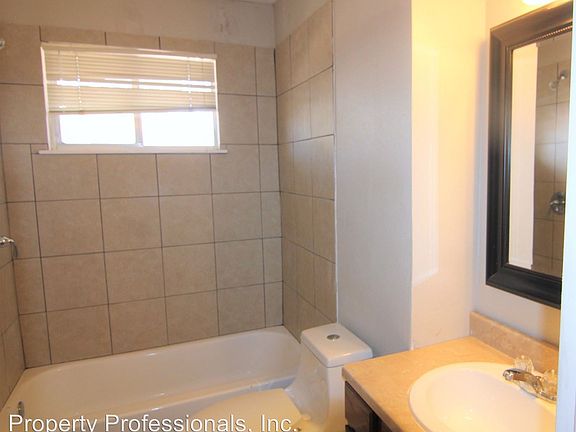 5th image of 248 Seville Dr