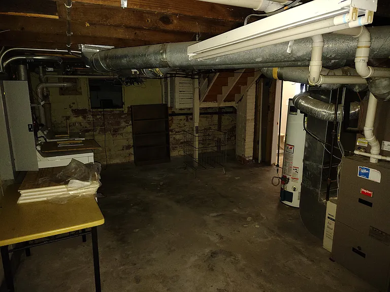 4342 Willys Pkwy — Photo 27