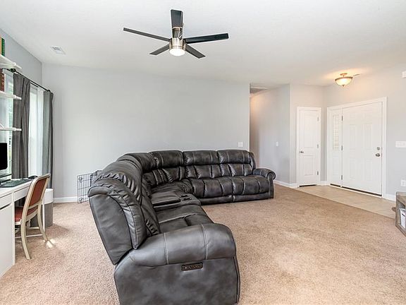 5th image of 111 Brumsey Landing Dr