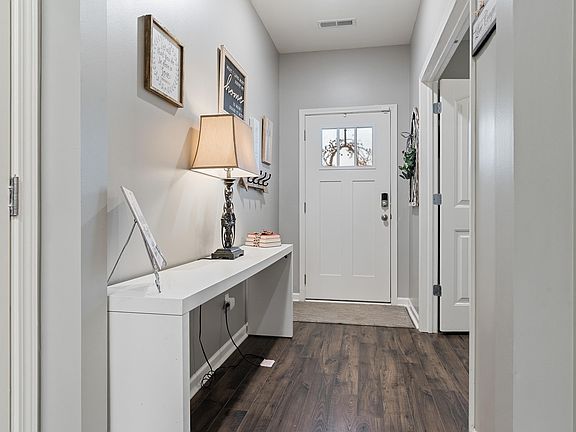 4th image of 2095 Park Springs Ln