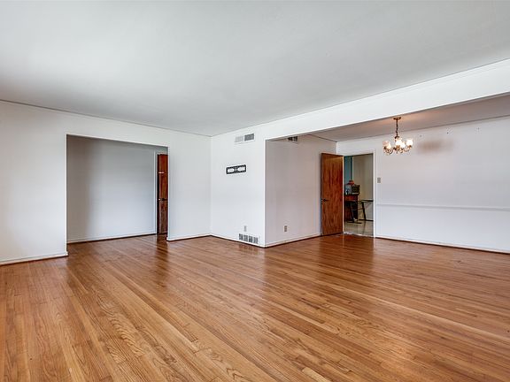 5th image of 11062 Milhof Dr