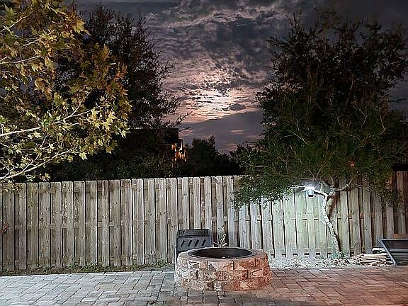 4th image of 608 S Tree Garden Dr