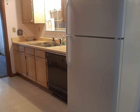 5th image of 2021 Hampton Hill Dr