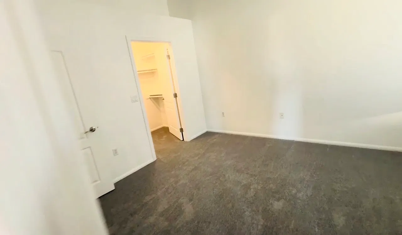 2 bed, 1054 sqft, $1,550 — Photo 4