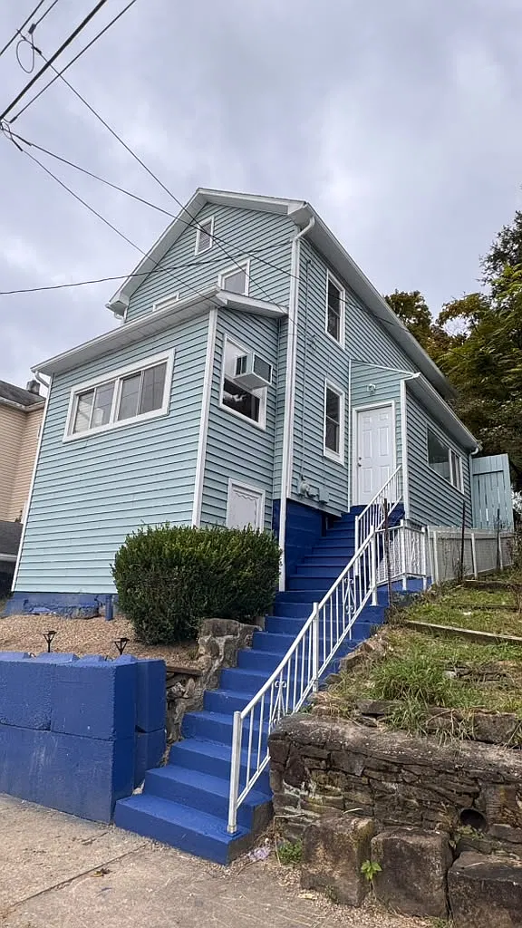 2 bed, 1100 sqft, $1,450 — Photo 2
