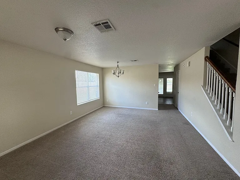 2201 Riley Dr — Photo 6