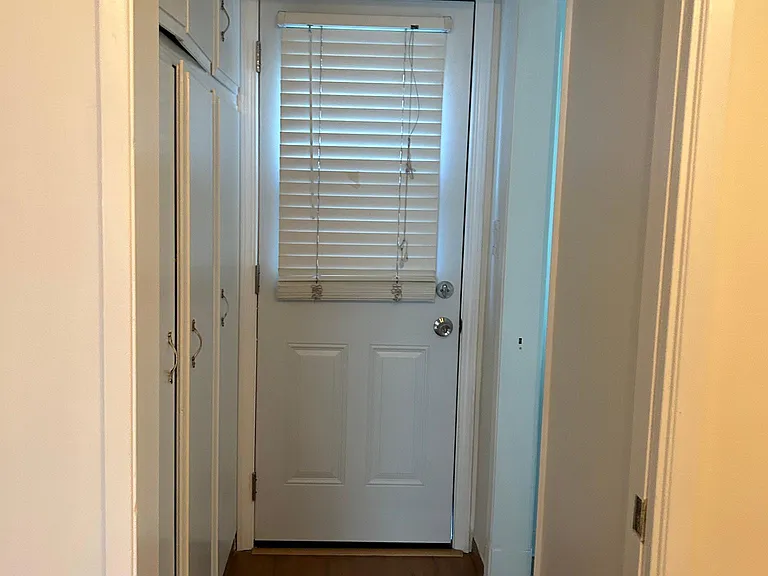 73 Suffolk Ave #E — Photo 11