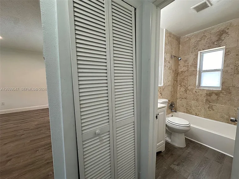 1737 Liberty St #10 — Photo 13
