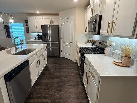 4th image of 667 Grand Reserve Dr