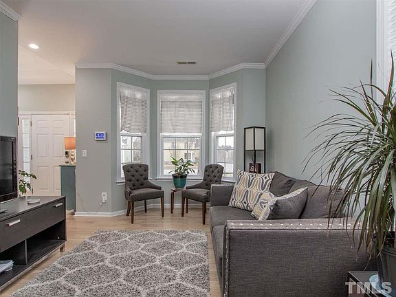 3rd image of 103 Lake Valley Ln