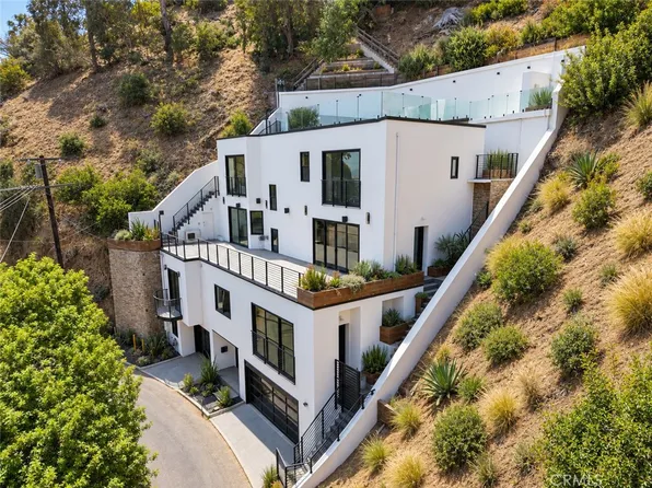 8633 Hollywood Blvd, Los Angeles, CA 90069