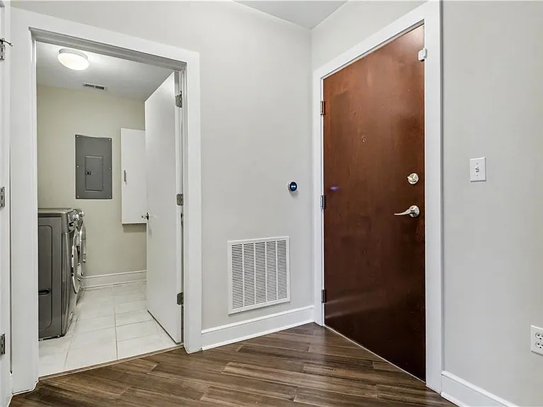 222 12th St NE #1407 — Photo 23