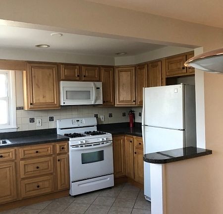 2nd image of 1 Underhill Ct #2