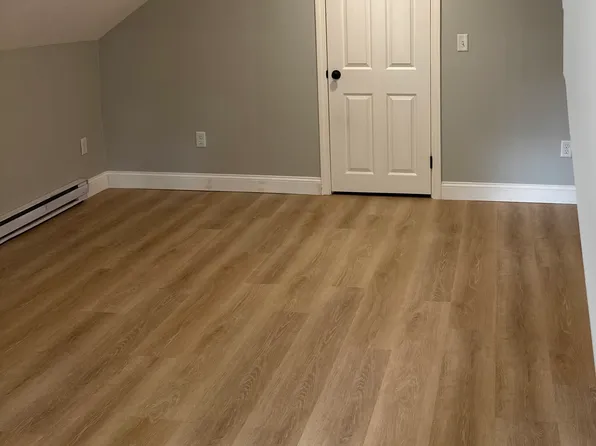 2 McGregor St, Derry, NH