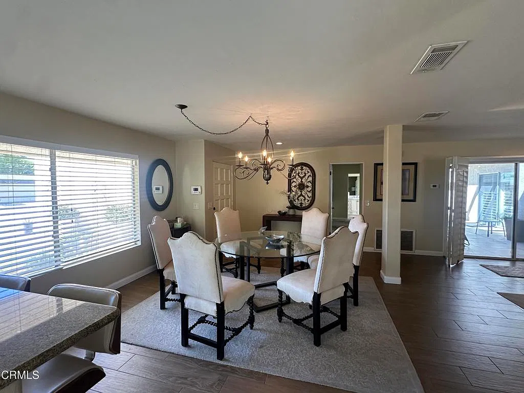 3 bed, 3.0 bath, 2037 sqft, $3,000 — Photo 3