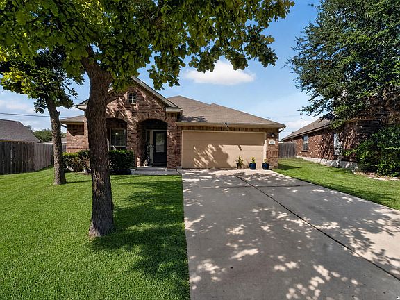 3rd image of 620 SADDLEHORN WAY