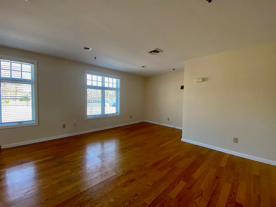 259 Glen Cove Ave #251