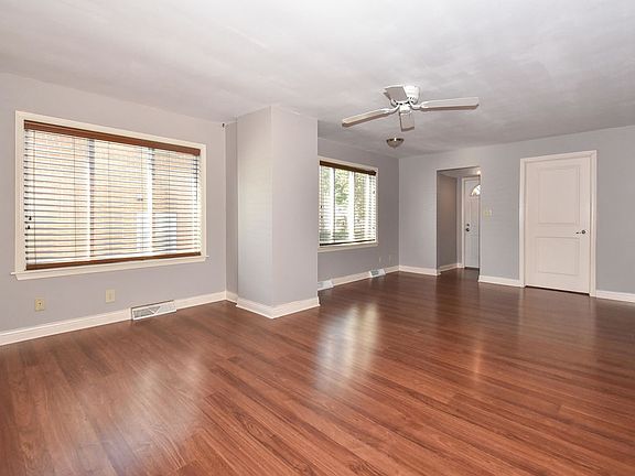 3rd image of 3428 S Quincy Ave