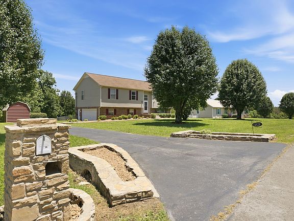 2nd image of 1529 Potter Dr