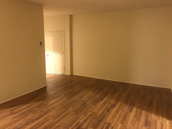 4th image of 6311 Primrose Ave APT 19