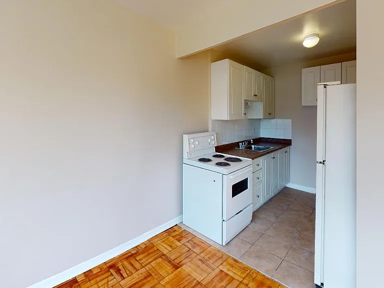 15 Eastwood Rd — Photo 4