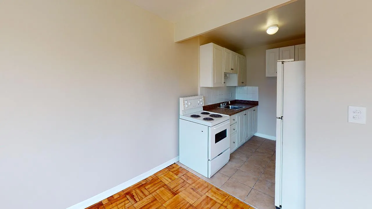 15 Eastwood Rd #1-Bedroom photo 1