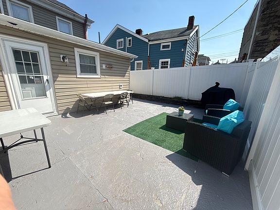5th image of 152 Oliver Ave