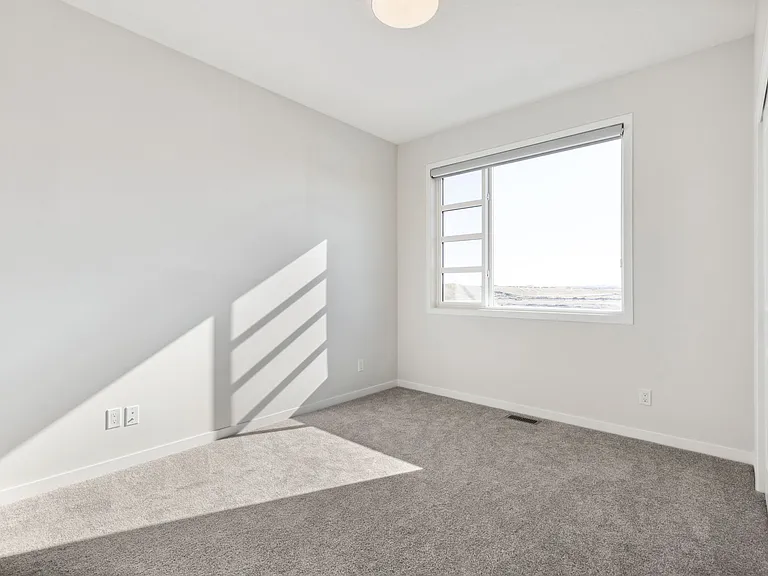 152 Setonstone Mnr SE — Photo 6