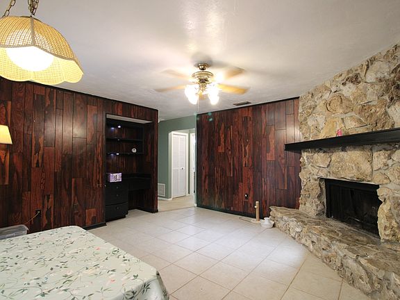 5th image of 1624 SW 77th Ter