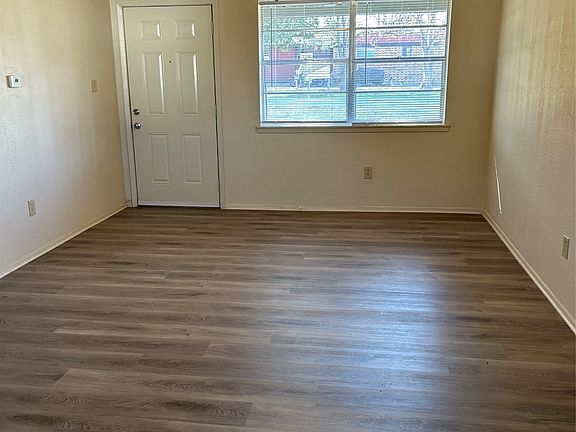 4th image of 1836 Coral Rd