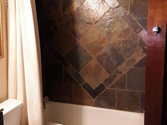 3rd image of 825 Allen Ave #3F