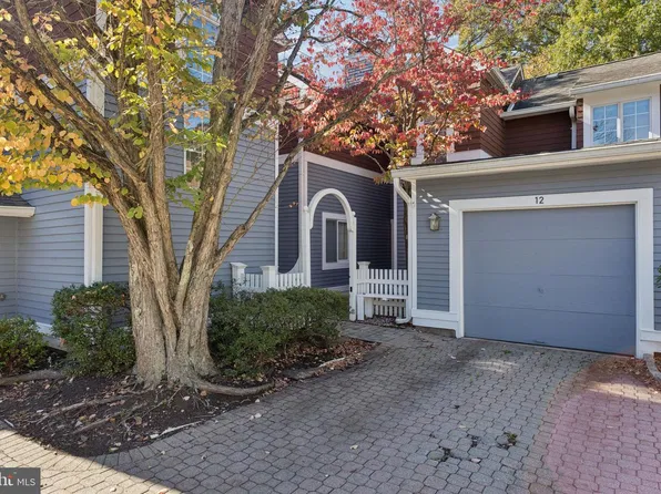 12 Railroad Pl, Pennington, NJ 08534