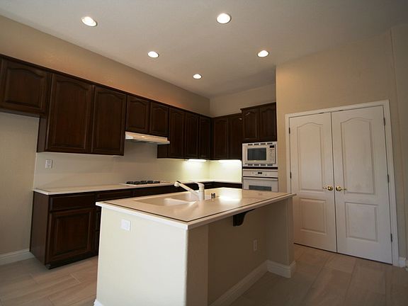 3rd image of 5205 Whisper Oaks Ln