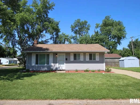 1409 Alton St, Pekin, IL 61554