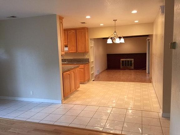 5th image of 2603 Cabrillo Ave