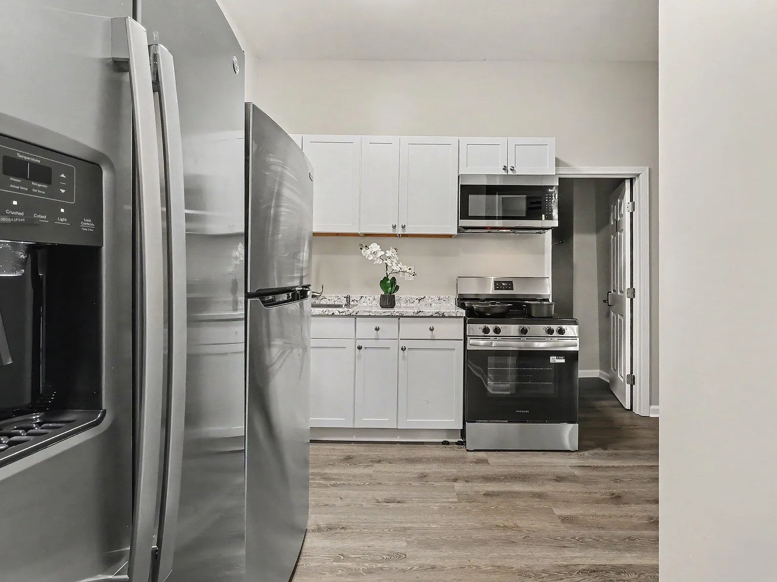 4 bed, 5.0 bath, 1600 sqft, $1,183 — Photo 4