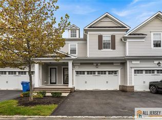38 Hamilton Dr, Cranbury, NJ 08512