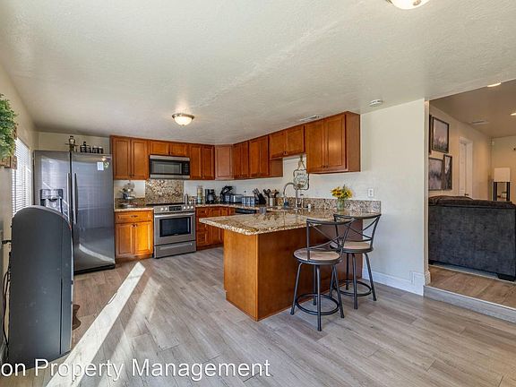 3rd image of 1010 Frienza Ave