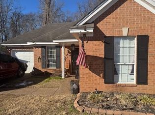 4381 Grand Cedar Ln, Memphis, TN 38128