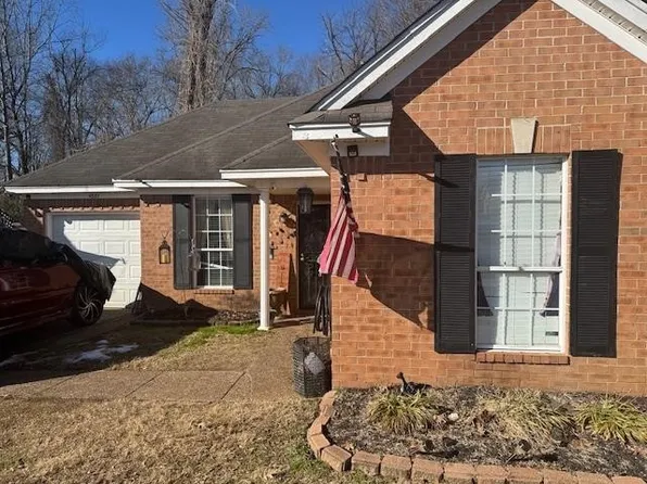 4381 Grand Cedar Ln, Memphis, TN 38128