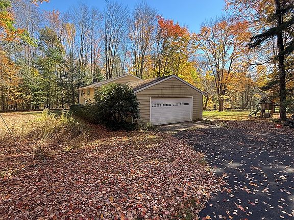 3rd image of 87 Baker Rd