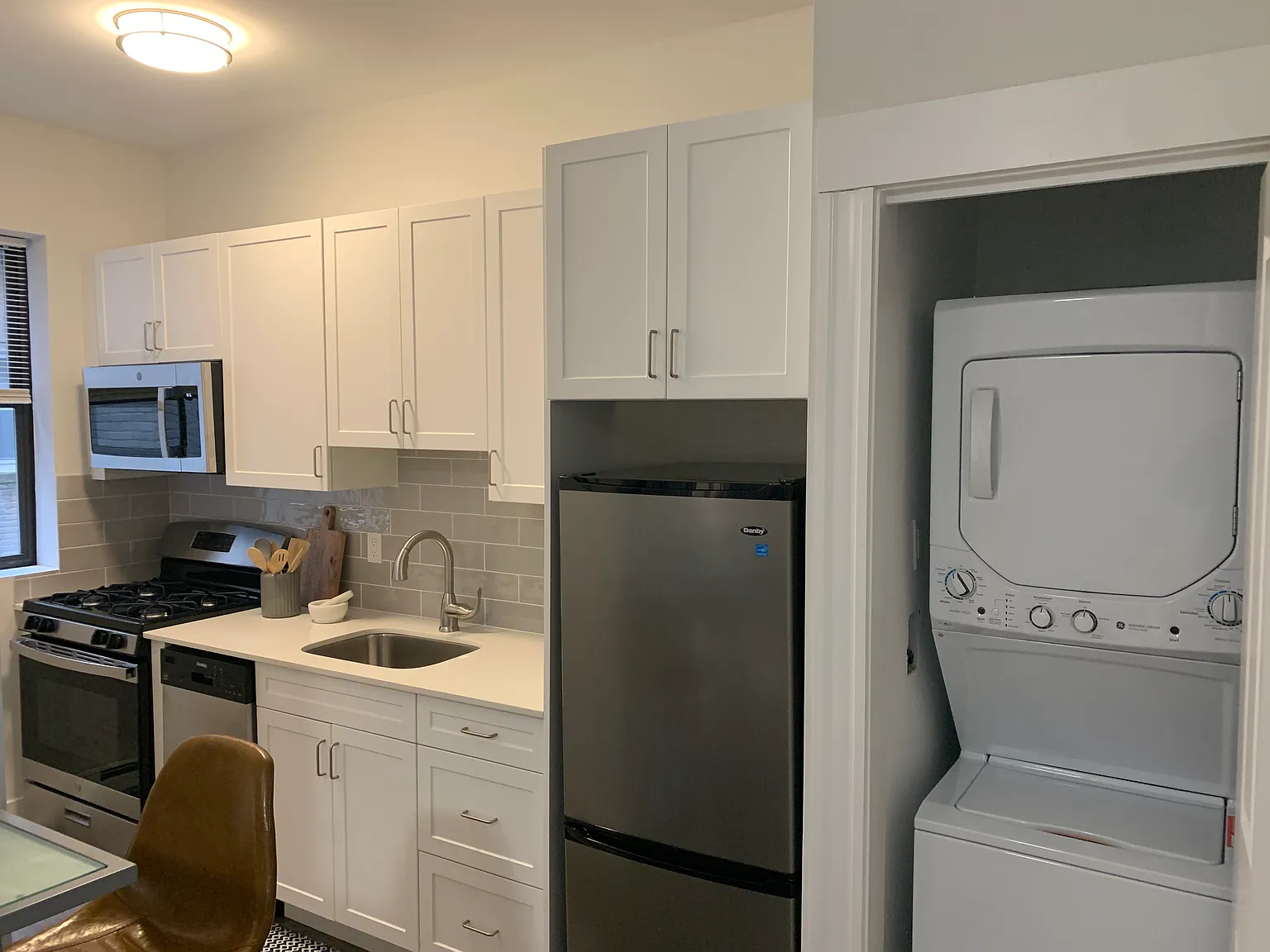 2 bed, 9999 sqft, $3,600 — Photo 1