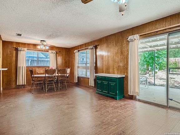 5th image of 4215 Vantage View Dr