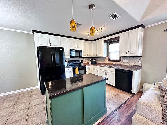 4th image of 1816 Chestnut Dr