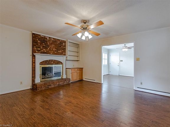 5th image of 1423 Vine St