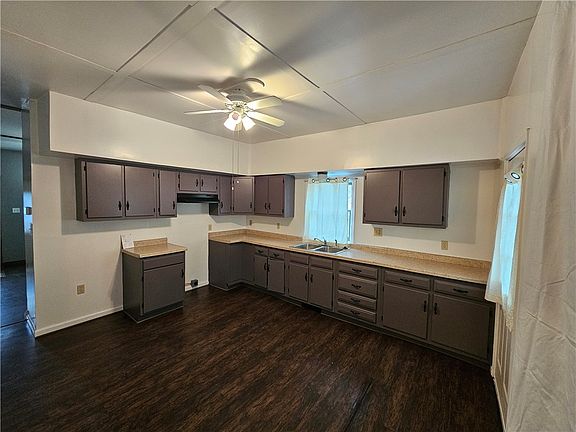 5th image of 446 Ridge Ave